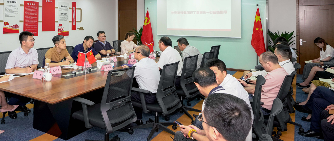 为旅游插上航空“翅膀”，给旅游增添科技“引擎”，用创新创造更大价值