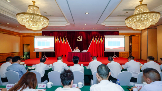 尊龙凯时集团任丁书记带头讲授“不忘初心、牢记使命”主题教育专题党课