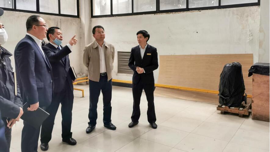 集团党委书记、董事长任丁会见川酒集团董事长曹勇一行